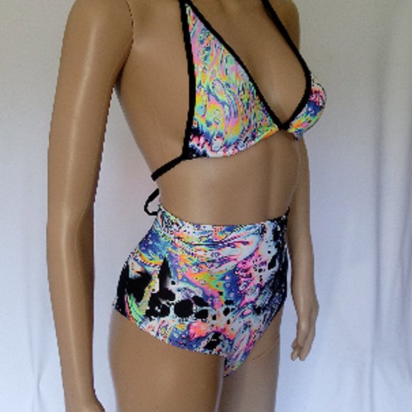 UV black light reactive Triangle top and shorts - Picture 3 of 5